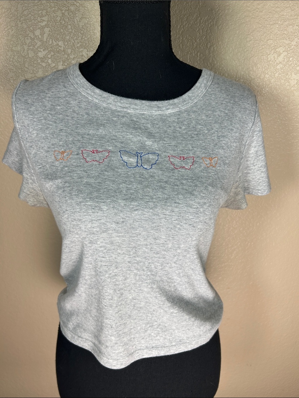 American Eagle Women’s Gray Butterfly Graphic Tee Size Large